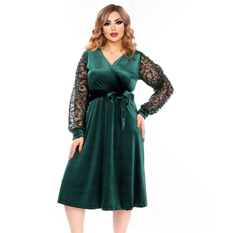 Rochie eleganta Melisa, din catifea, cu maneca de dantela, culoare verde smarald, cu decolteul petrecut