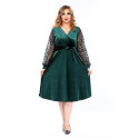 Rochie eleganta Melisa, din catifea, cu maneca de dantela, culoare verde smarald, cu decolteul petrecut