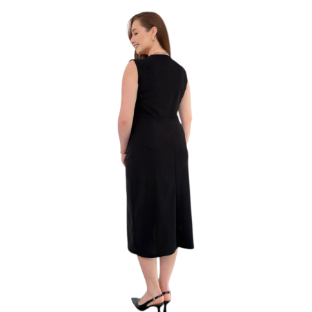 Rochie Nicole, negru, elegantă tip sacou cu Detalii Aurii și Croială Cambrată / TopHaine.