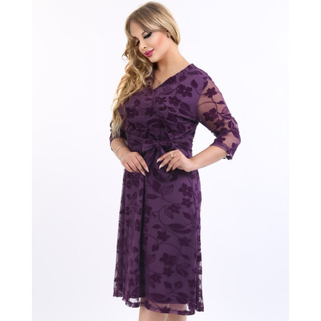 Rochie Alma, eleganta, cu broderie catifelata, culoare mov, cu decolteu in V