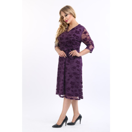 Rochie Alma, eleganta, cu broderie catifelata, culoare mov, cu decolteu in V