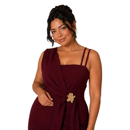 Rochie Eleganta Midi Cleopatra – Rafinament și Asimetrie Moderna, culoare bordo
