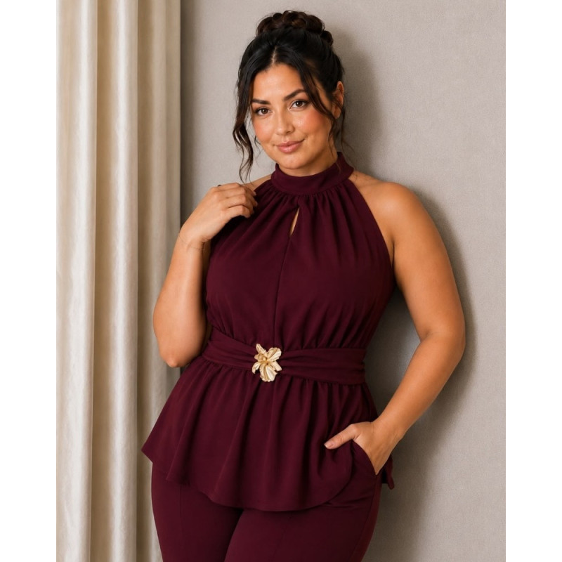 Compleu Elegant  Andra, din 2 Piese: Bluza Halter cu Broșă Aurie și Pantalon Drept, culoare bordo