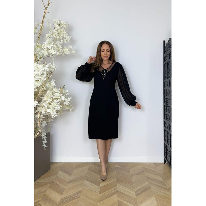 Rochie elegantă neagră tip conic cu mâneci din tull și aplicații%separator%%shop-name%%separator%%category%