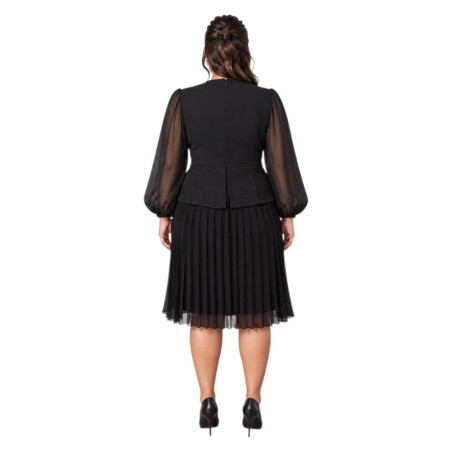 Maria, Rochie neagră elegantă midi cu fustă plisată, mâneci din voal și accesoriu auriu în talie